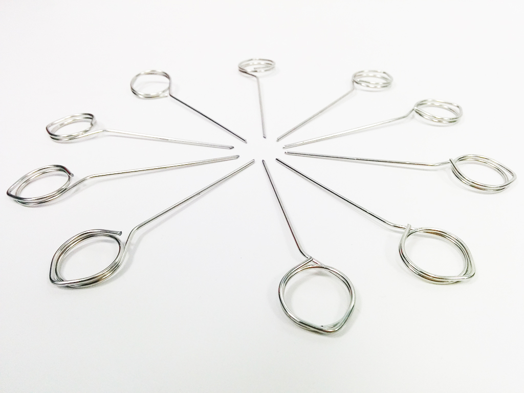 METAL TAGS SPIKES 75MM PINS 10 PER PACK