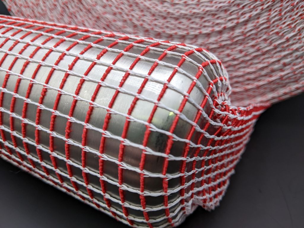 18 (6'')  Red & White Micromesh Netting 100M