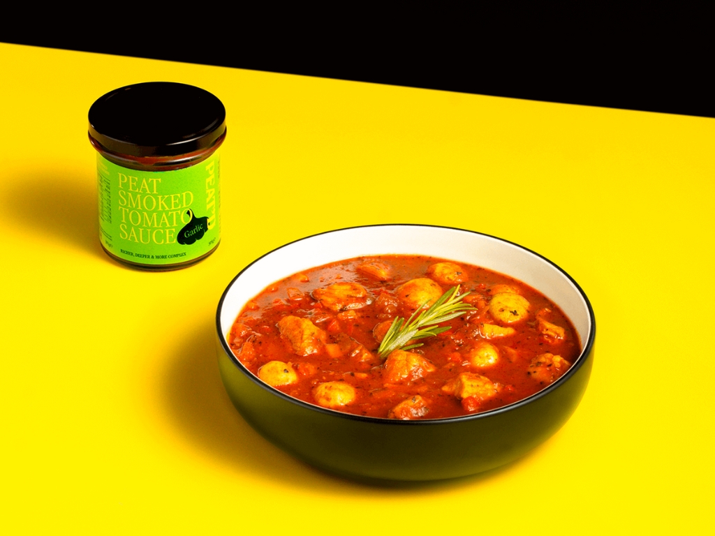 Peat Smoked Tomato/Garlic Sauce 305G 6 Per Case
