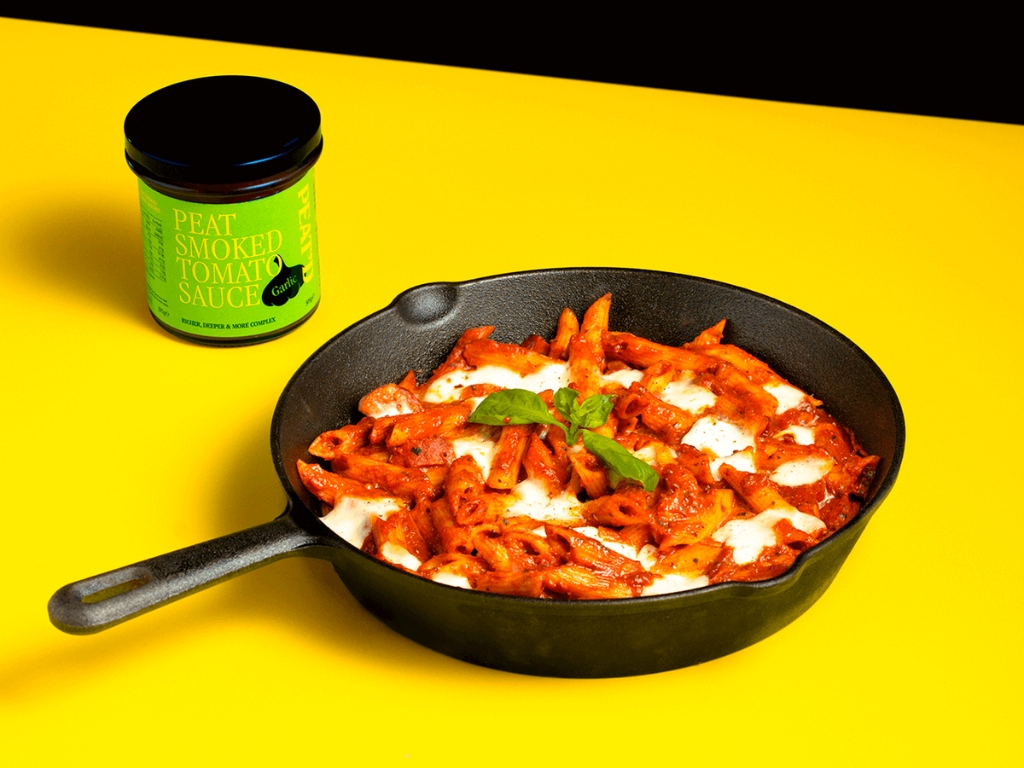 Peat Smoked Tomato/Garlic Sauce 305G 6 Per Case